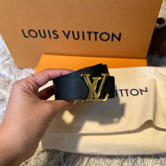 LV Initials Reversible Belt - Picture 2 of 9